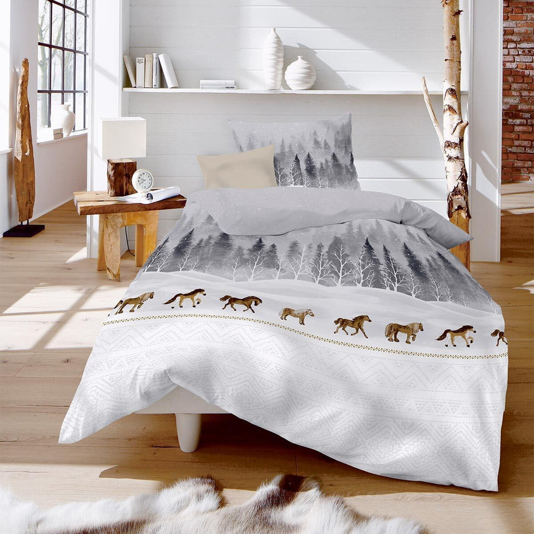 fleuresse Feinbiber Bettwäsche Aspen Pferde Silber 1 Bettbezug 135 x 200 cm + 1 Kissenbezug 80 x 80