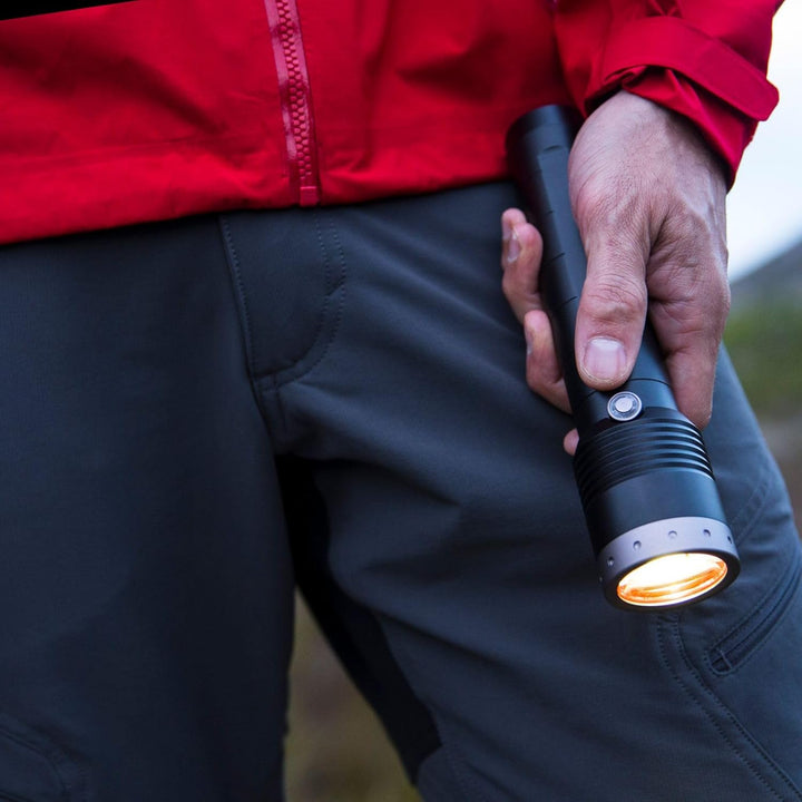 Ledlenser MT14, LED Taschenlampe, wiederaufladbar, fokussierbar, mit Akku, 1000 Lumen im Boost Mode,