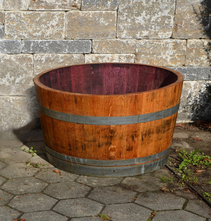 Holzfass als Pflanzkübel, Weinfass halbiert geölt (D70 cm) (mit Halteschlaufen und Ablaufbohrungen)