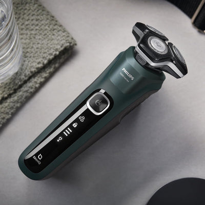 Philips Shaver Series 5000 – Elektrischer Nass- und Trockenrasierer für Herren mit ausklappbarem Tri