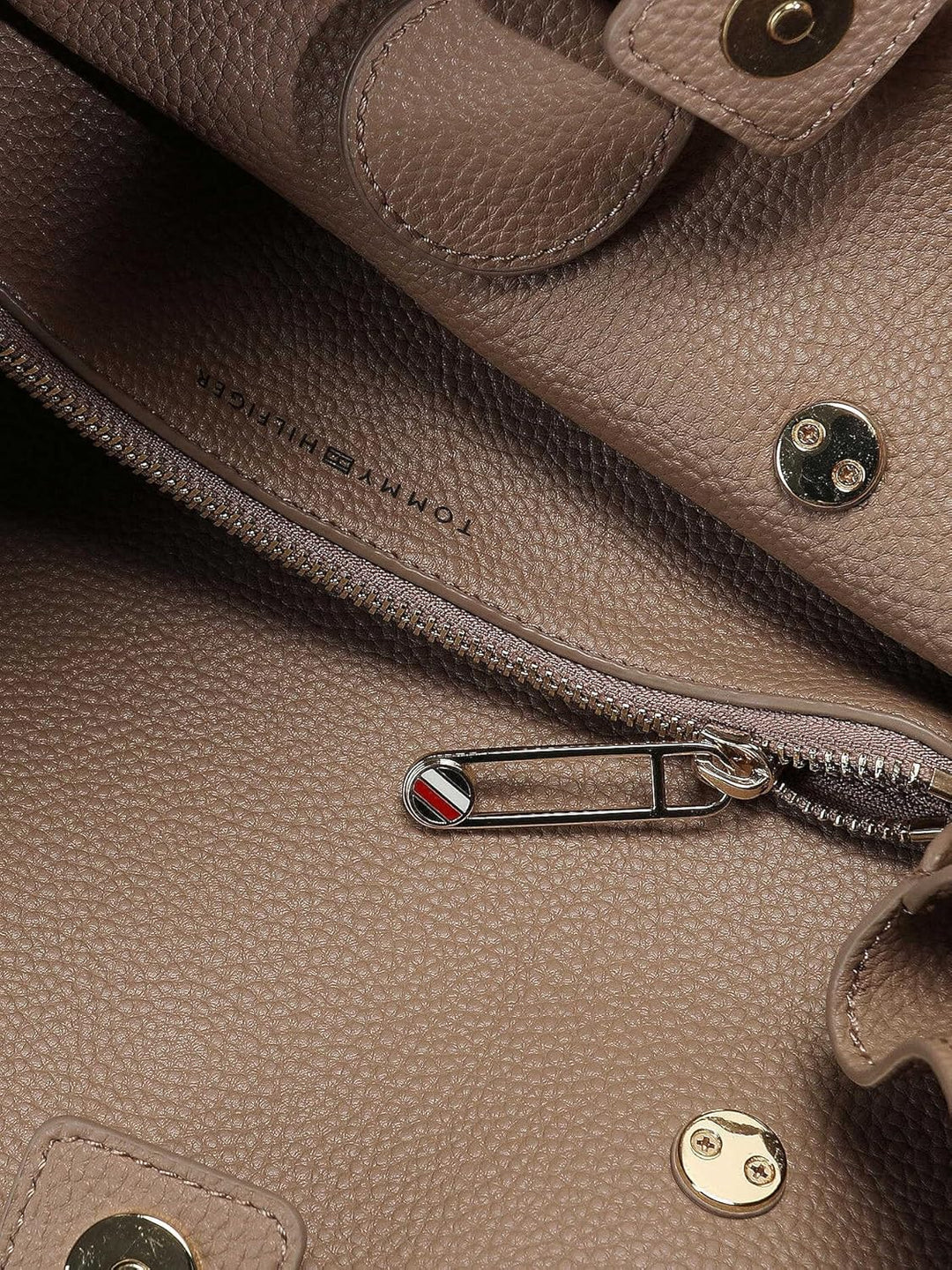 Tommy Hilfiger Damen Tasche TH Emblem Workbag mit Reissverschluss Oat Milk, Oat Milk