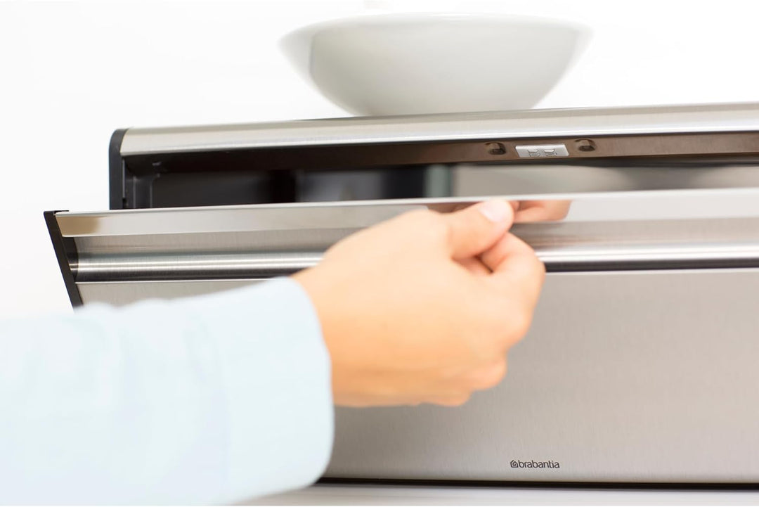 Brabantia Klappbrotkasten - Grosse Aufbewahrungsbox für Brot, Bagels, Brötchen - Platzsparendes Desi