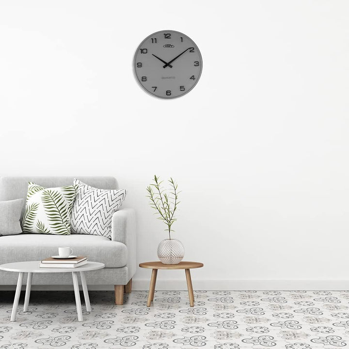 PRIM Design-Kunststoffuhr Bloom II – B, Moderne Wanduhr im Retro Style, Grau, gewölbtes Glas, luxuri