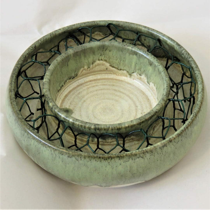 Blumenring beige-grün, handgetöpfert, 13 cm Durchmesser, Steinzeug