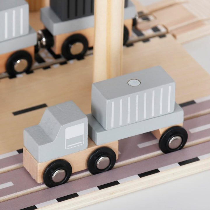 Beweglicher Hafenkran mit Magnetwinde und Zubehör - Holz-Set, 360° Kran, LKW, Wagen, Anhänger, Spiel