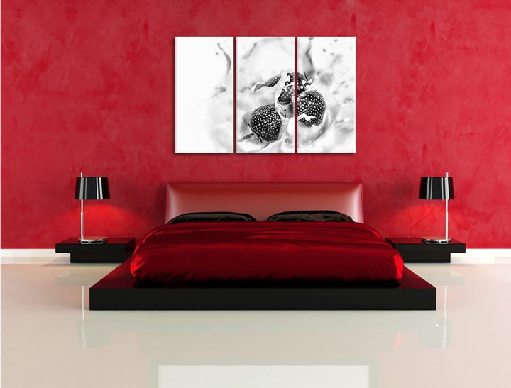 Pixxprint Erdbeermilch als Leinwandbild/Grösse: 3 Teilig (120x80) cm/Wandbild/Kunstdruck/fertig besp