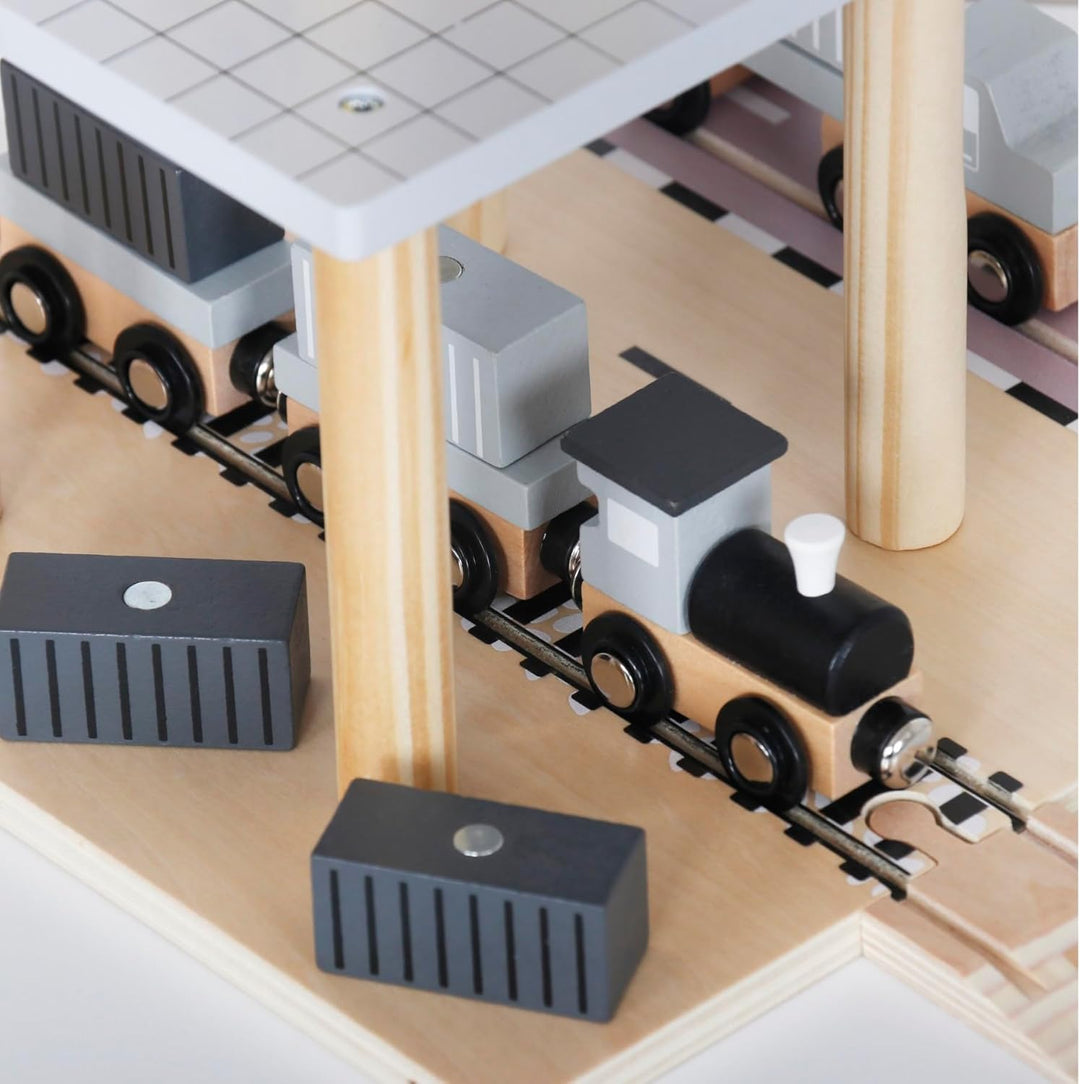 Beweglicher Hafenkran mit Magnetwinde und Zubehör - Holz-Set, 360° Kran, LKW, Wagen, Anhänger, Spiel