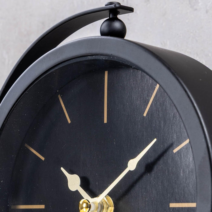 levandeo Tischuhr H20cm Schwarz Gold Metall Vintage Retro Metalluhr Analog Standuhr Deko Tischdeko N