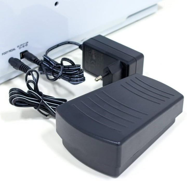 Ufesa SW2002 Deluxe Nähmaschine mit 20 Stichen, 2 Geschwindigkeitsstufen, Nählicht, Pedal/Manueller