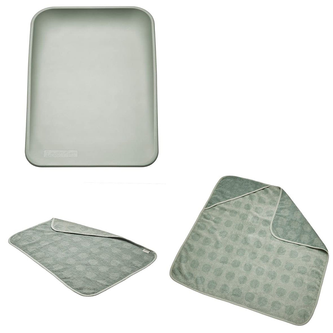 Leander Matty Wickelkissen + Topper + Hoodie Kaputzentuch in der Farbe sage green