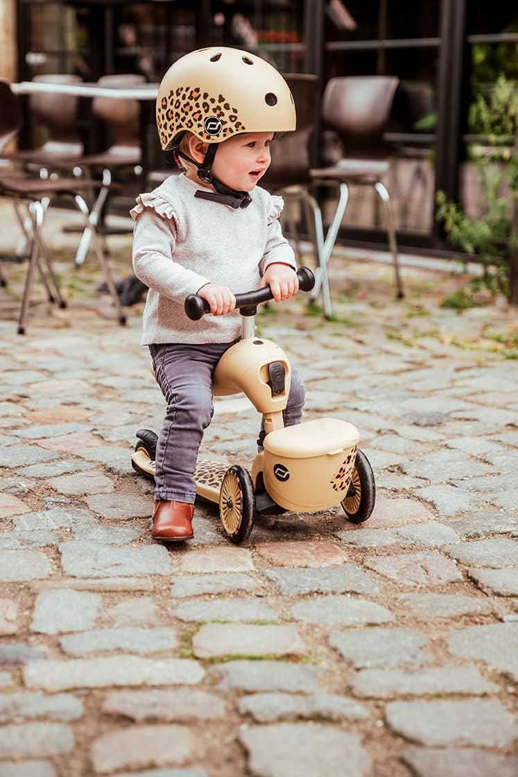 Scoot & Ride Unisex – Babys Highwaykick 1 Lifestyle Kickboard mit Sitz und Behälter… Leopard, Leopar