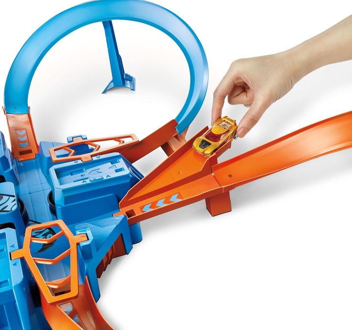 Hot Wheels DTN42 - Trackset, mit Rampen, Kreuzungen und Looping, Parkplätzen, + 1 Fahrzeug B01ARGC5F