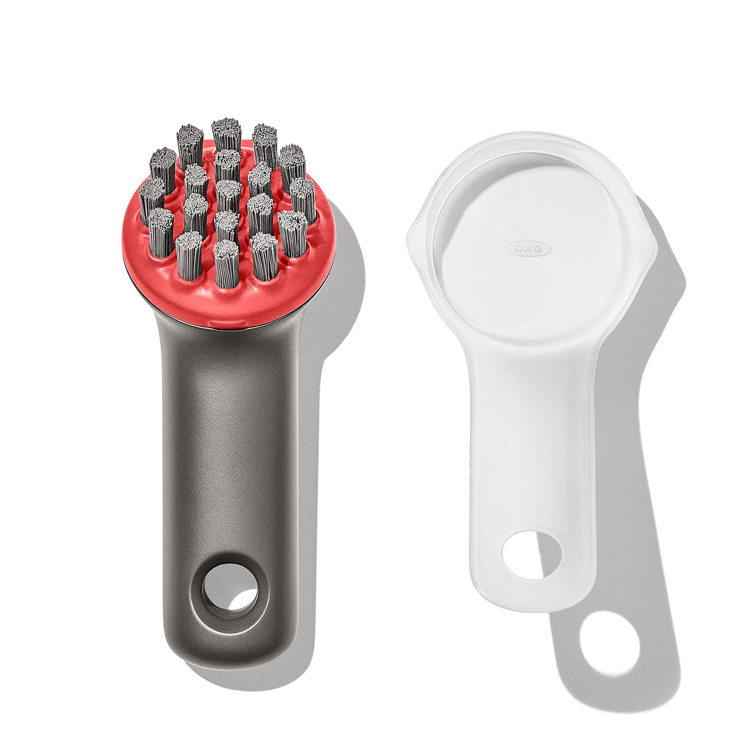 OXO Robuste Bürste für den Aussenbereich mit Abdeckung Robuste Bürste mit Abdeckung, Robuste Bürste