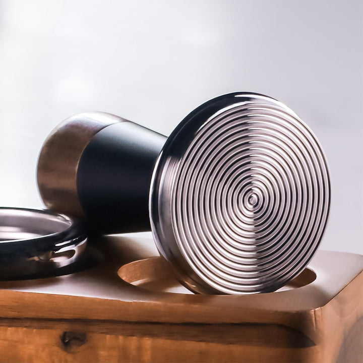 51mm Kaffee Tamper mit Walnuss-Griff, 30lbs Konstanter Druck Espresso Tamper, Edelstahl Kaffeestampf