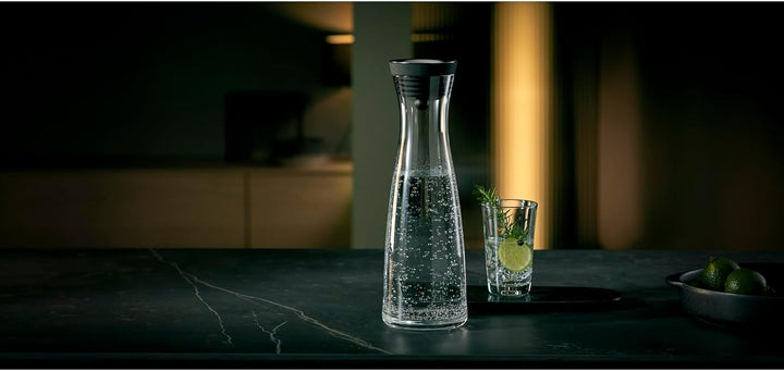 WMF Basic Wasserkaraffe 1,5 liter, Glaskaraffe mit Deckel, Silikondeckel, CloseUp-Verschluss 1,5 L S