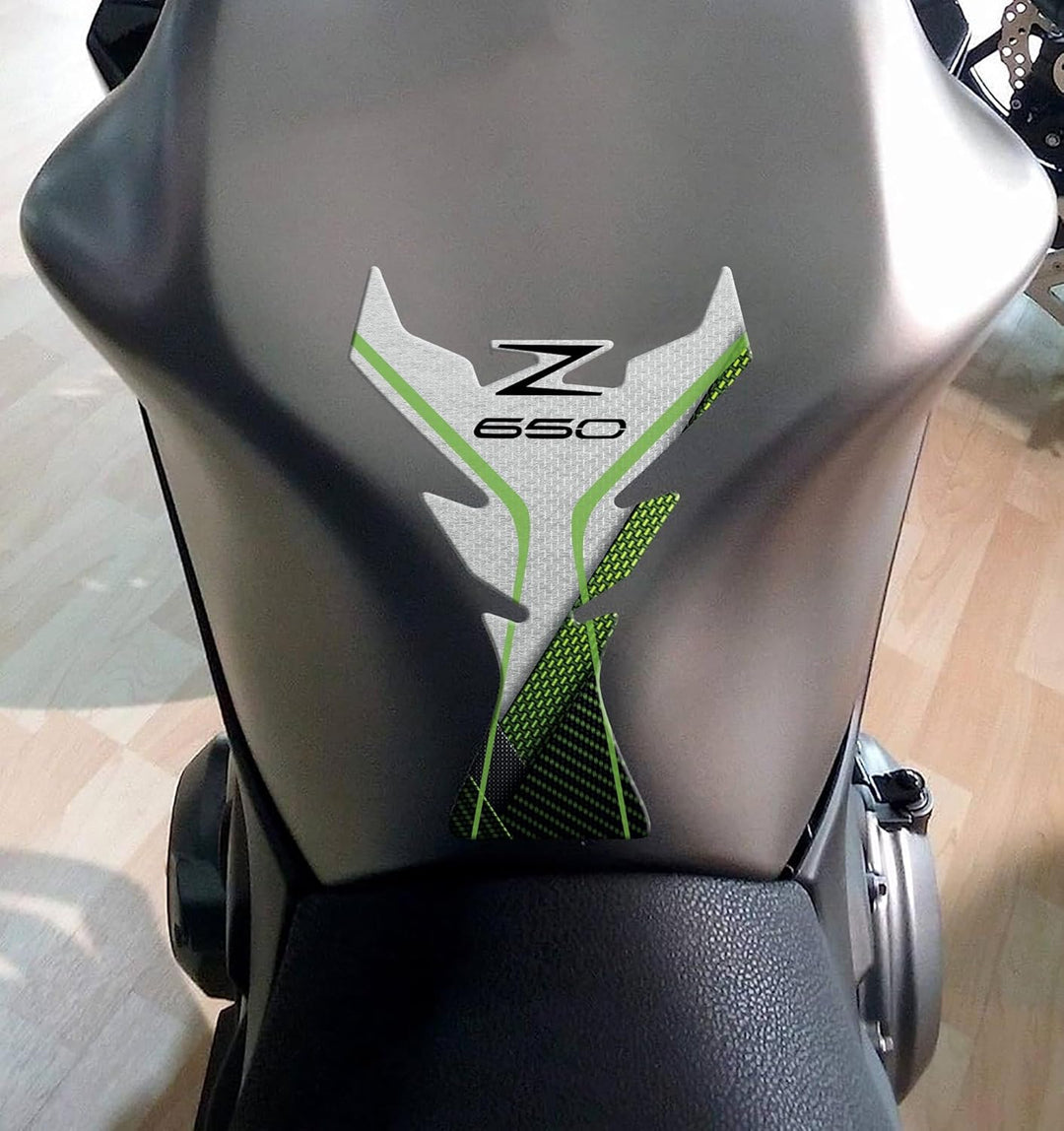 Paraserbatoio Kunstharz-Aufkleber, 3D-Effekt, kompatibel mit Kawasaki Z650 (Pearl Blizzard White - M