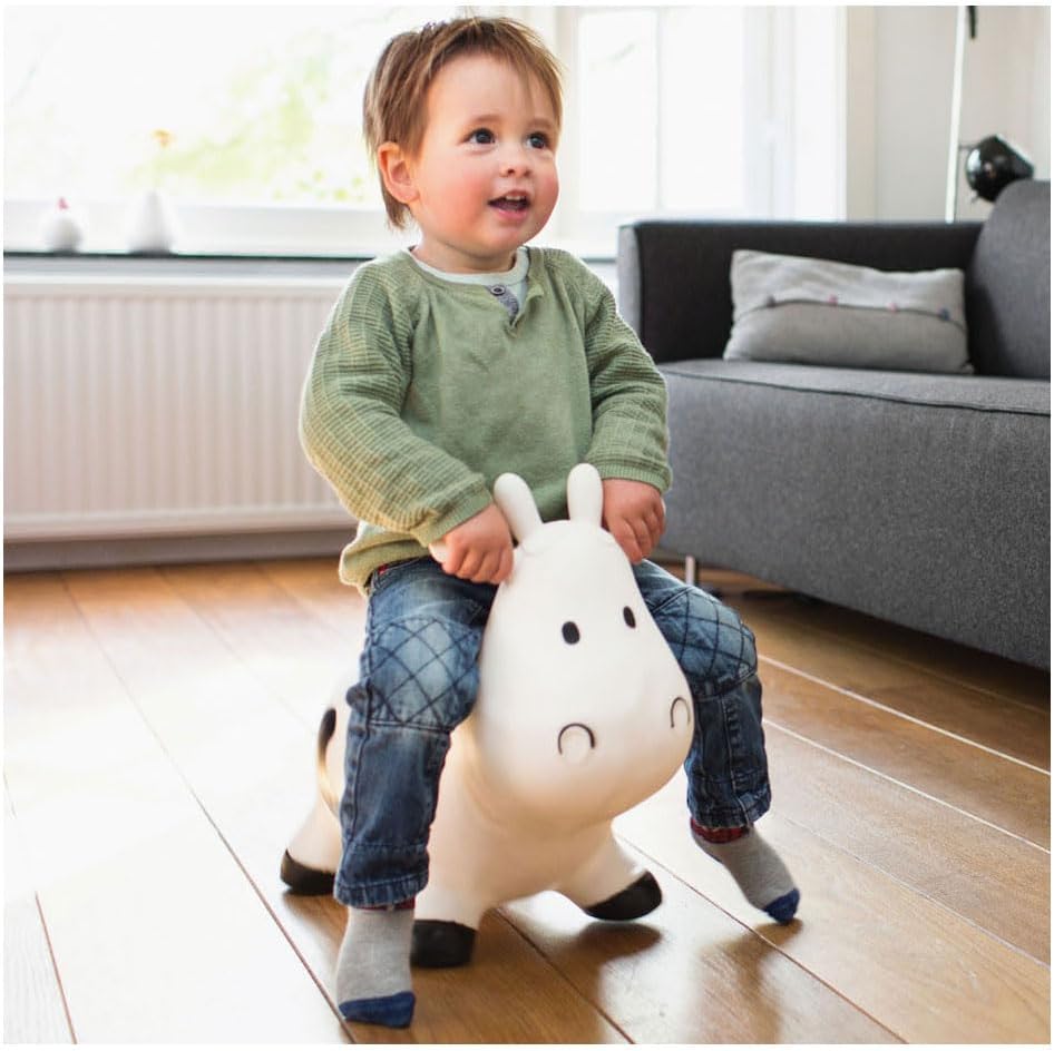 BS Toys GA126 Springende Kuh-Hüpftier-Geeignet für Indoor-Oder Outdoor Spiele, ab 3 Jahre-Schwarz un