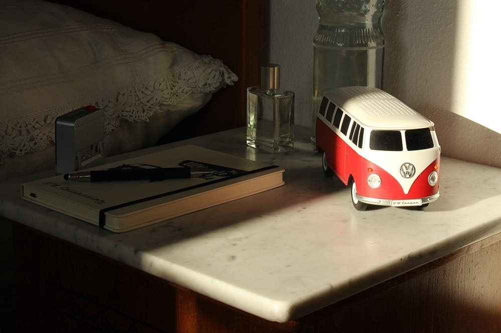 BRISA VW Collection - T1 Bulli Bus Bluetooth Lautsprecher Tragbar Mini-USB | Volkswagen 1:20 Modell