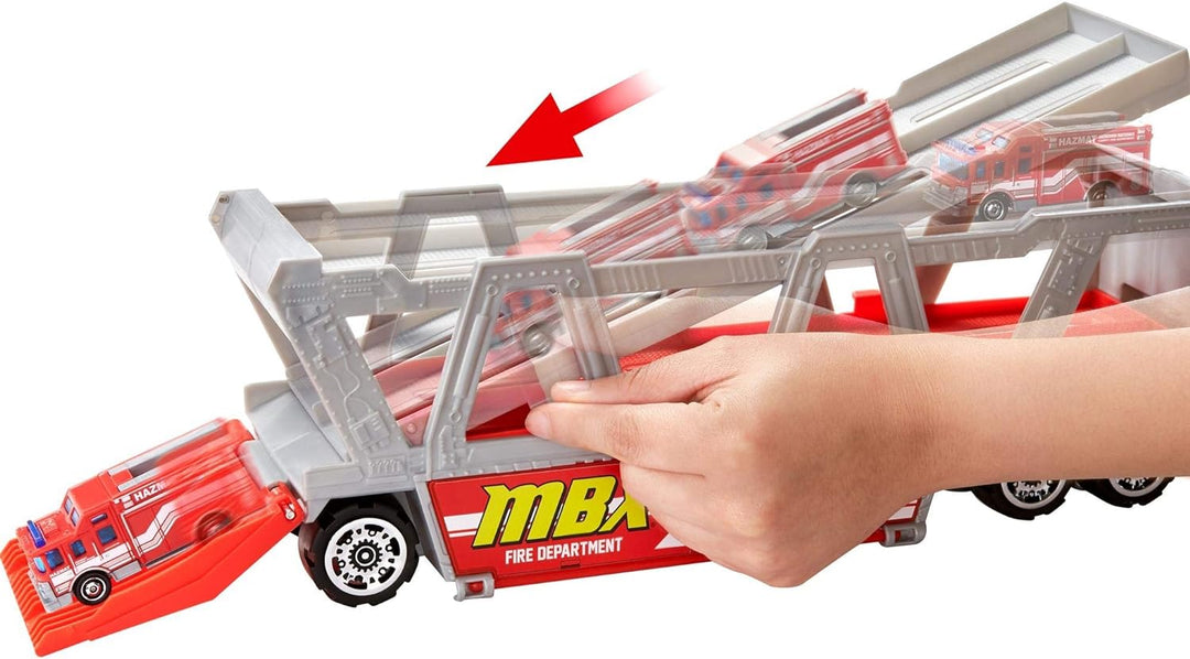Matchbox GWM23 - Matchbox Construction Hauler mit 1 Feuerwehrfahrzeug und 8 Zubehörteilen, Spielzeug