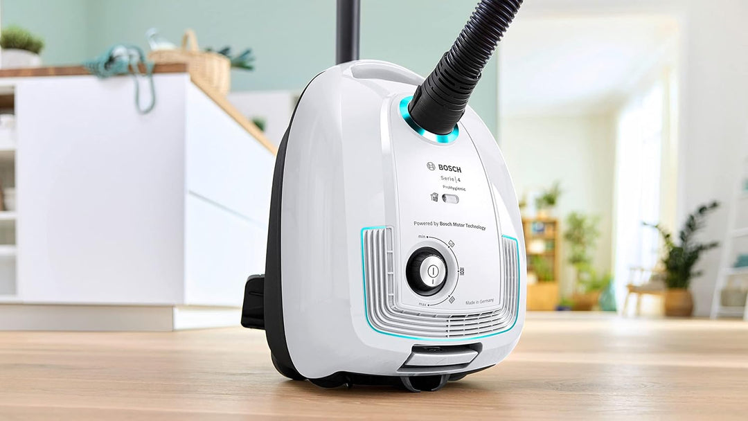 Bosch Serie 4 Staubsauger mit Beutel Weiss BGB38HYG1