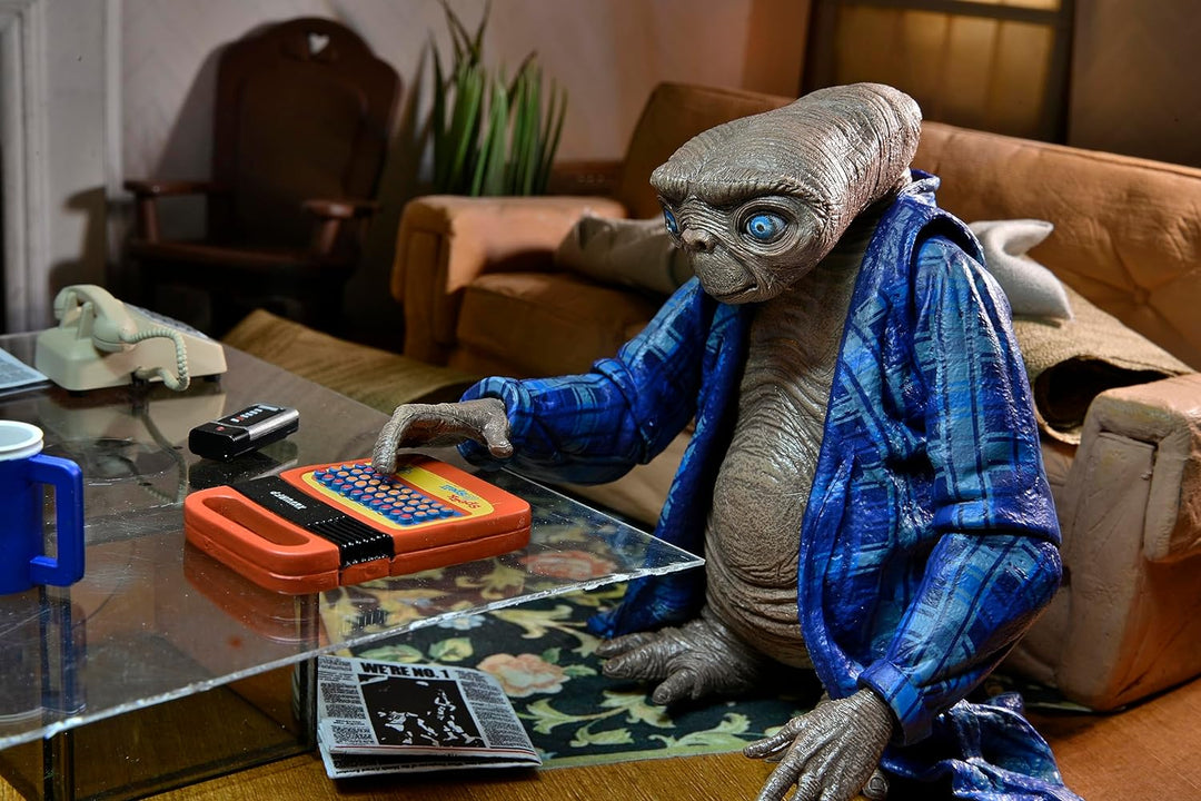 NECA Aktion Figur E.T. Ausserirdische Ultimate Version - TELEPATHIC - 40. Anniversary - Höhe 11cm