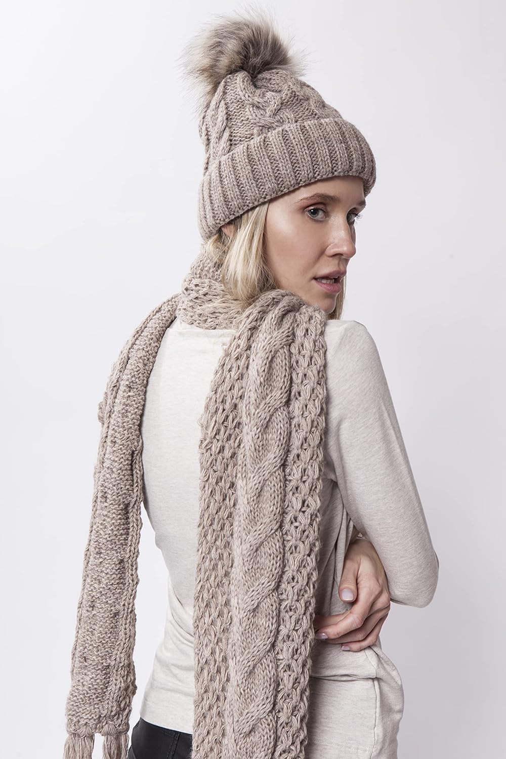 Winter Mütze Damenmütze mit Fell-Bommel Fleece Innenfutter gefüttert - warme Damen Bommelmütze Stric