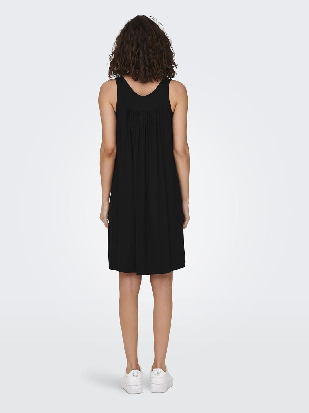 ONLY Female Kleid Normal geschnitten Rundhals Kurzes Kleid XS Schwarz, XS Schwarz