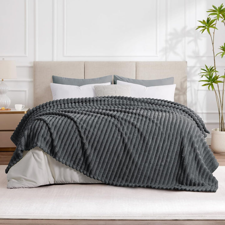 RUIKASI Kuscheldecke Flauschig Decke Grau - 220x240cm XXL Fleecedecke Sofadecke Couchdecke für Wohnz