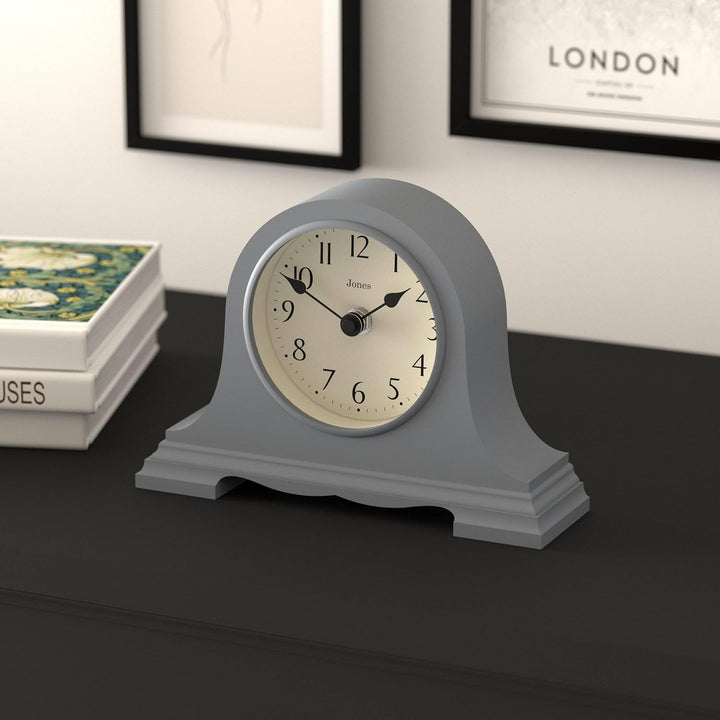 JONES CLOCKS® Speakeasy klein kaminuhr | Klassisches Design des napoleonhutes | Französische Marine