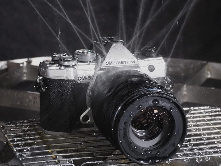 OM SYSTEM OM-5 Micro Four Thirds Systemkamera inkl. M.Zuiko Digital ED 12–45 mm PRO Objektiv, 20 MP