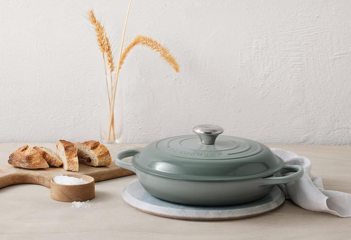 Le Creuset Signature Gourmet-Profitopf aus Gusseisen, 26 cm, 2,2 Liter, Sea Salt