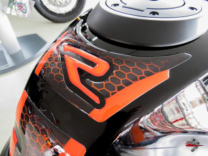 BIKE-label Tankpad Set kompatibel für KTM 1290 Super Duke R ab BJ 2020-850003