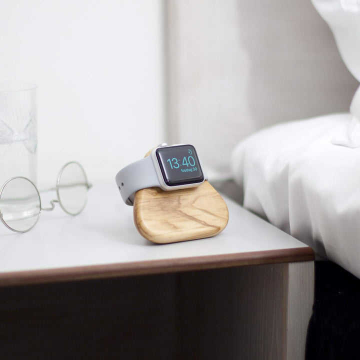 Tetra Nightstand für Apple Watch, Massive Olivenholz