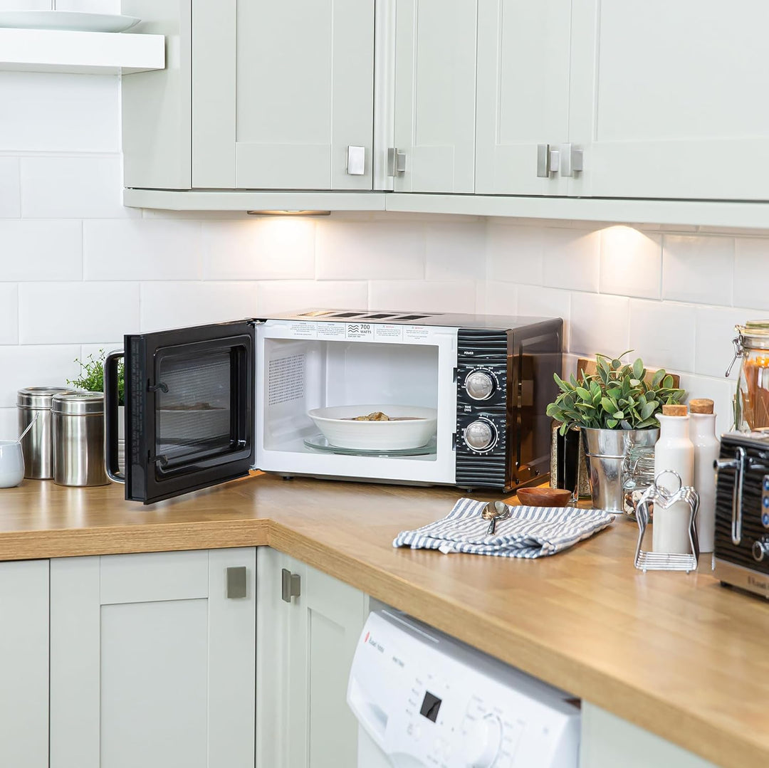 Russell Hobbs RHM1731B Inspire Solo Mikrowelle, 17 Liter, 700W, Schwarz, mit 5 Leistungsstufen, Time
