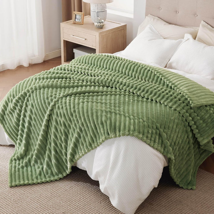 BEDSURE kuscheldecke 220x240 für Zimmer Deko - Tagesdecke, Wolldecke & Fleecedecke, Sofadecke, Weich