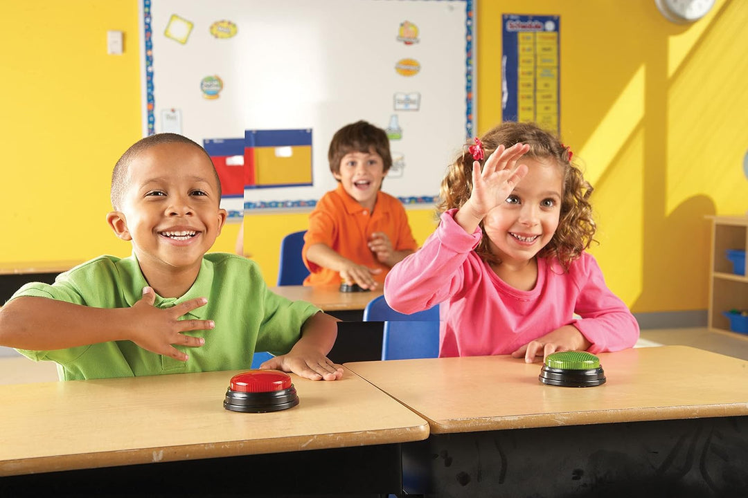 Learning Resources Antwort-Buzzer Licht & Sound 4er-Set – Quizshow-Signalgeräte Ø 9 cm für Familie,