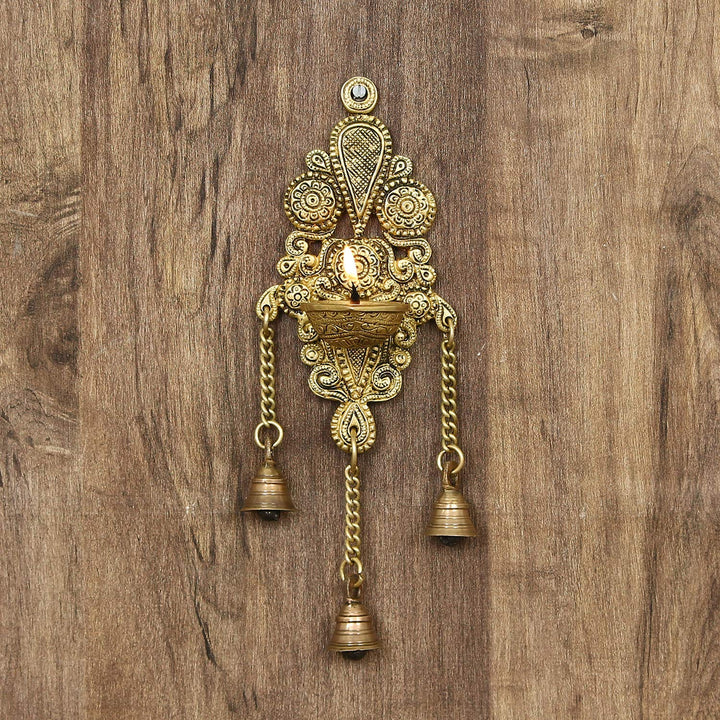 eCraftIndia Dekorative Wanddekoration aus Messing, Antik-Finish, handgefertigt, mit Glöckchen