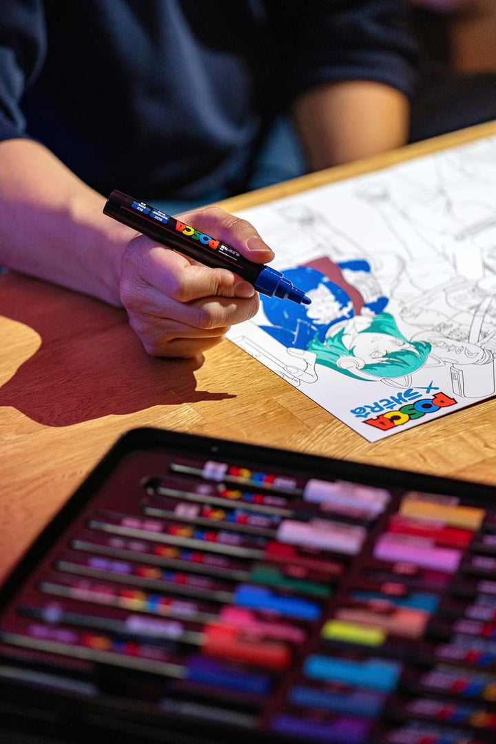 POSCA 186833 Marker Set Manga Hero, 20 Acrylstifte inkl. Tutorials, Poster und Sticker, PC-1M, PC-3M