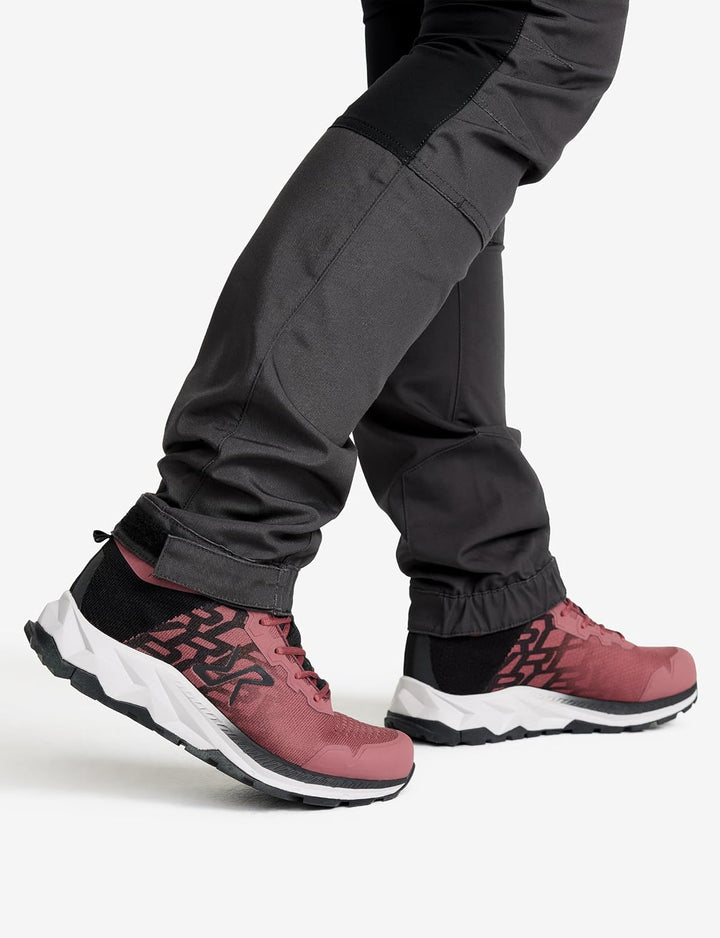 RevolutionRace Damen RVRC GP Pants, Hose zum Wandern und für viele Outdoor-Aktivitäten, Jet Black, X