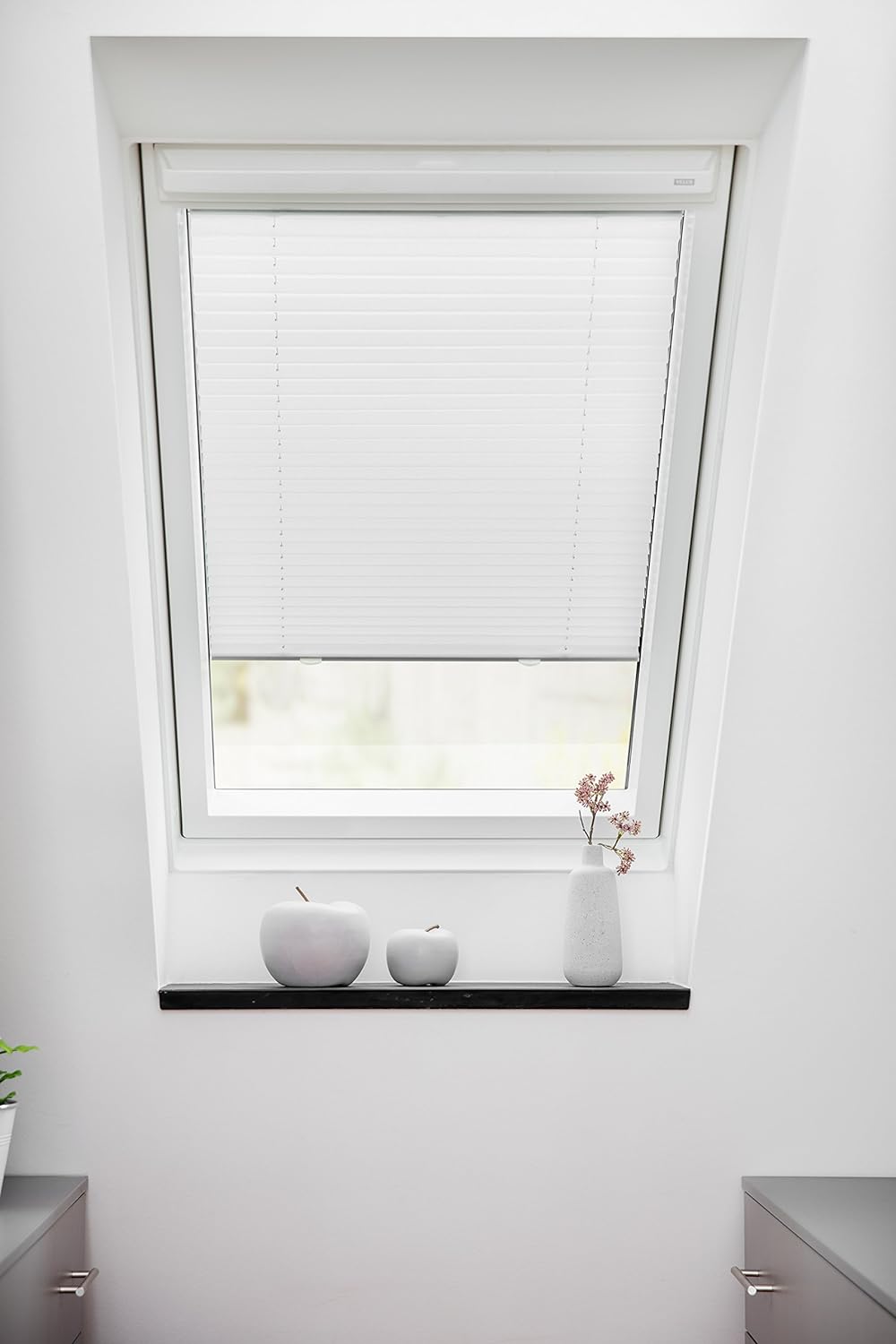 Lichtblick Dachfenster Plissee Haftfix, ohne Bohren, mit Saugnäpfen, für Veluxdachfenster, Fensterpl