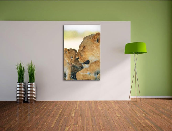 Pixxprint Löwenmutter schmusend mit Junges Bunstift Effekt, Format: 100x70 auf Leinwand, XXL riesige