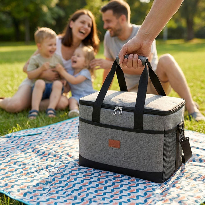 INTIRILIFE Faltbare Picknickdecke im Flamingo Design wasserdicht - Offen 199 x 190 cm - Gefaltet 31.