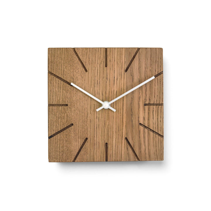 Natuhr Wanduhr Tischuhr Eiche Holz - Beam - geräuscharm Massivholz Design 17 x 17 cm (Räuchereiche W