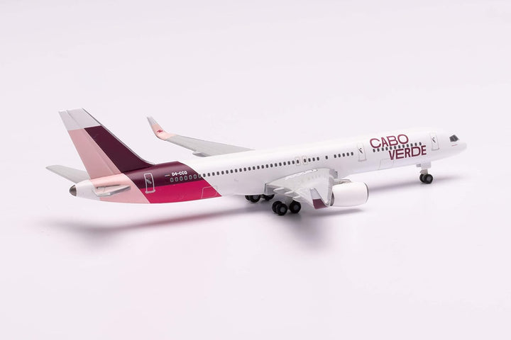 herpa 534598 Cabo Verde Airlines Boeing 757-200-Island of Santiago Colors – D4-CCG Baía de Tarrafal,