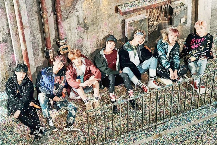 BTS - Wings : You Never Walk Alone [ RIGHT Ver. ] CD + Photobook + Photocard + FREE GIFT / K-POP Sea