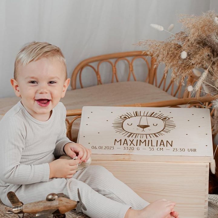 KIDSMOOD - Erinnerungsbox Baby, personalisierte Holzkiste mit Deckel, Ideal zur Aufbewahrung von Eri