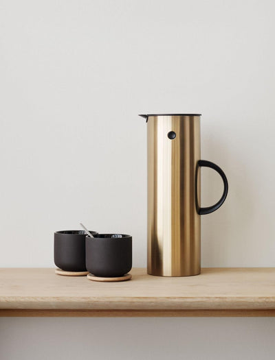 Stelton EM77 Isolierkanne, Kaffeekanne aus Kunststoff, Brushed Brass, 1 Liter