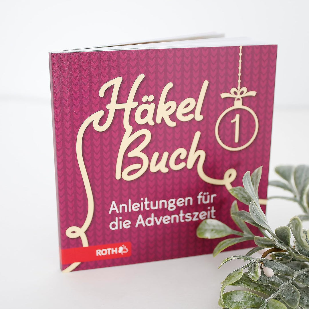 ROTH "WollKram" Adventskalender 2023 gefüllt mit 24 praktischem Häkelzubehör für die Vorweihnachtsze