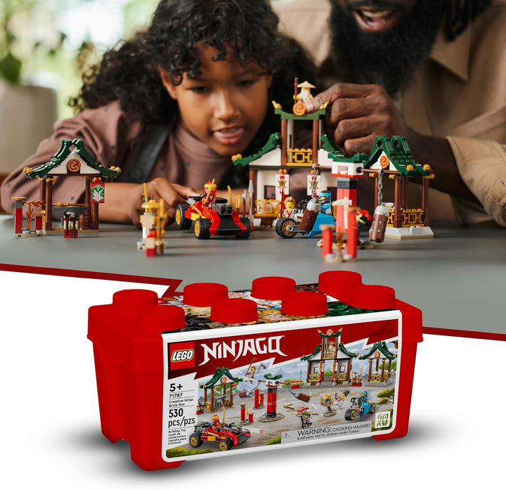 LEGO 71787 NINJAGO Kreative Ninja Steinebox, Spielzeug Aufbewahrungskiste mit Ninja-Auto und Motorra