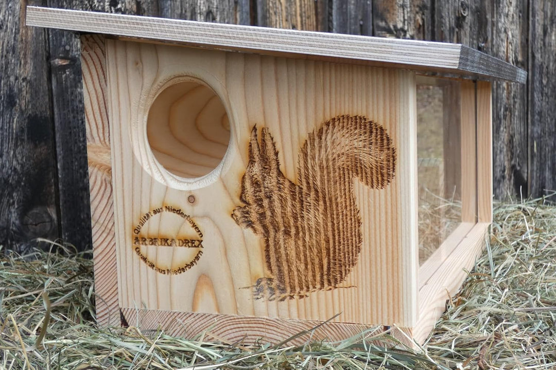 XXXL Eichhörnchen Futterhaus aus hochwertigem Lärchenholz, deutsches Qualitätsprodukt, von Hand gefe